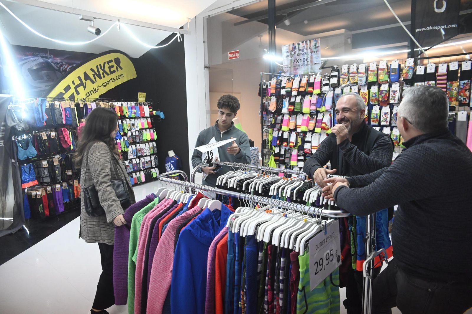 Las mejores fotos de la feria del corredor de la Media Maratón de Córdoba 2024