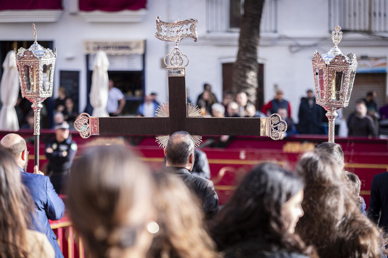 traslado columna semana santa cadiz 6.jpg