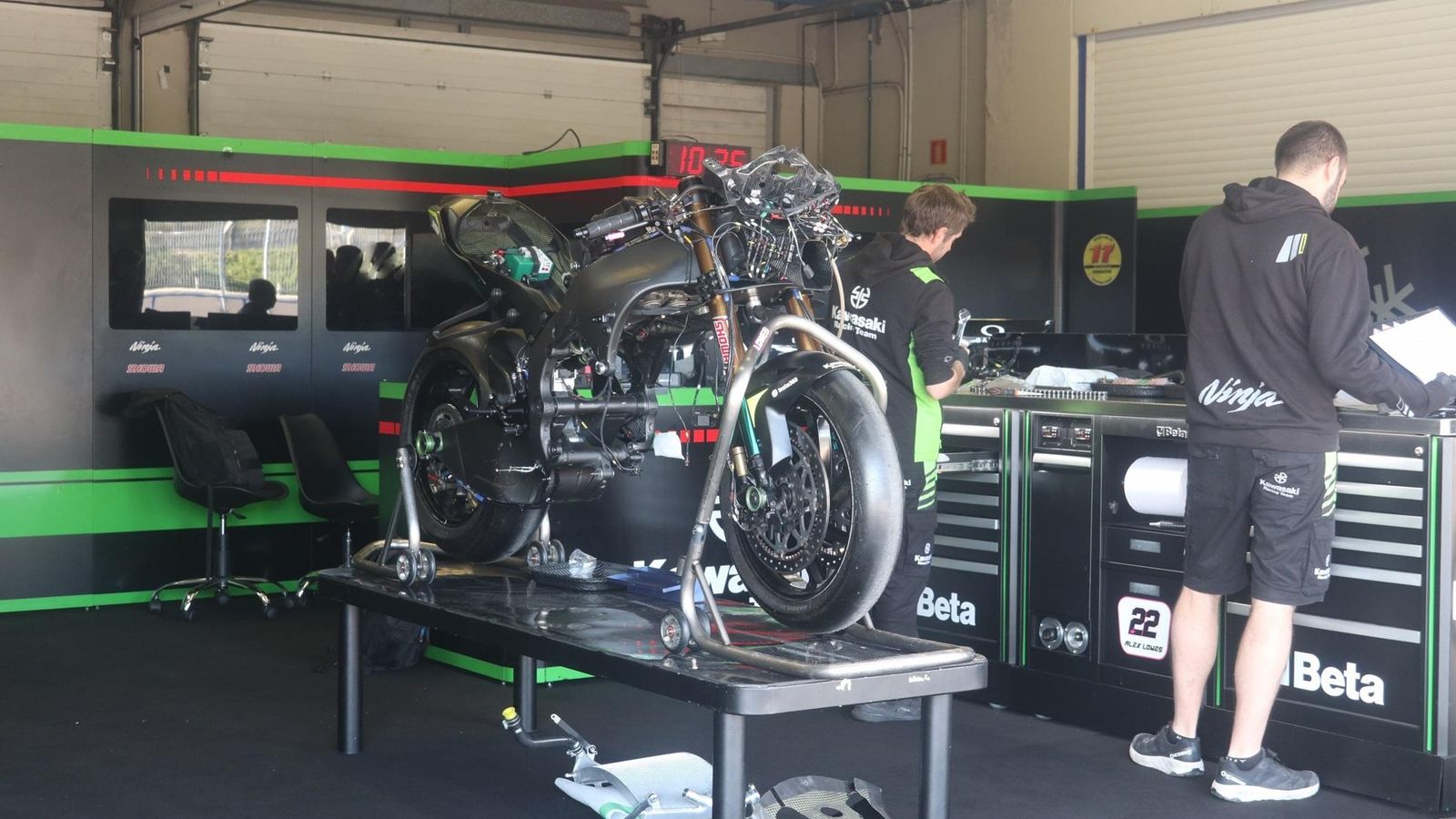 Las escuderías ultiman los detalles para comenzar sus ensayos de pretemporada.