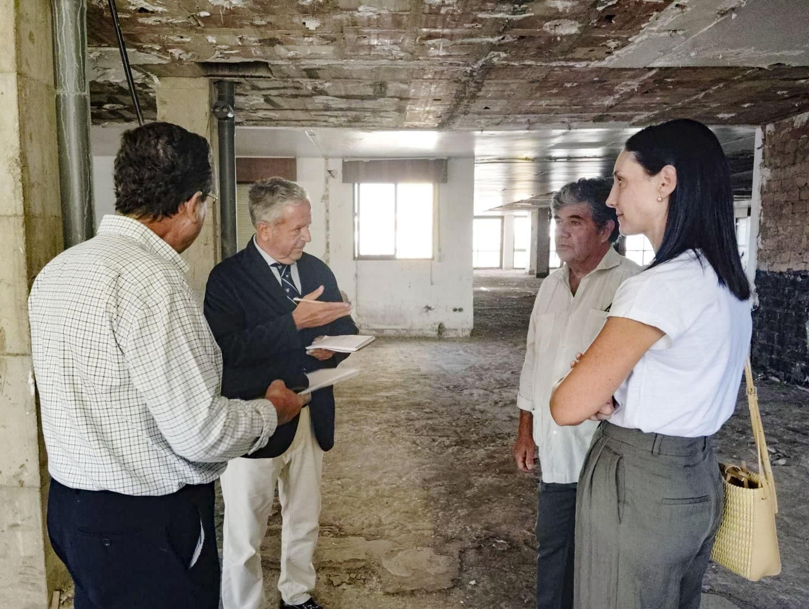 Un momento de la visita a los Colegios Provinciales Un momento de la visita a los Colegios Provinciales