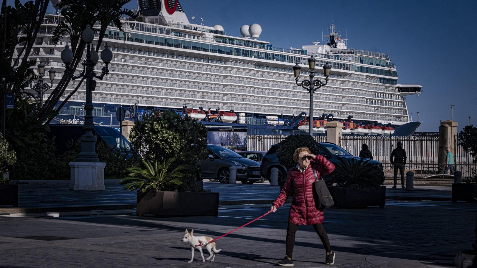 El mal tiempo ha llevado a TUI Cruises a cambiar la ruta del Mein Schiff, por lo que este martes atracó en Cádiz.