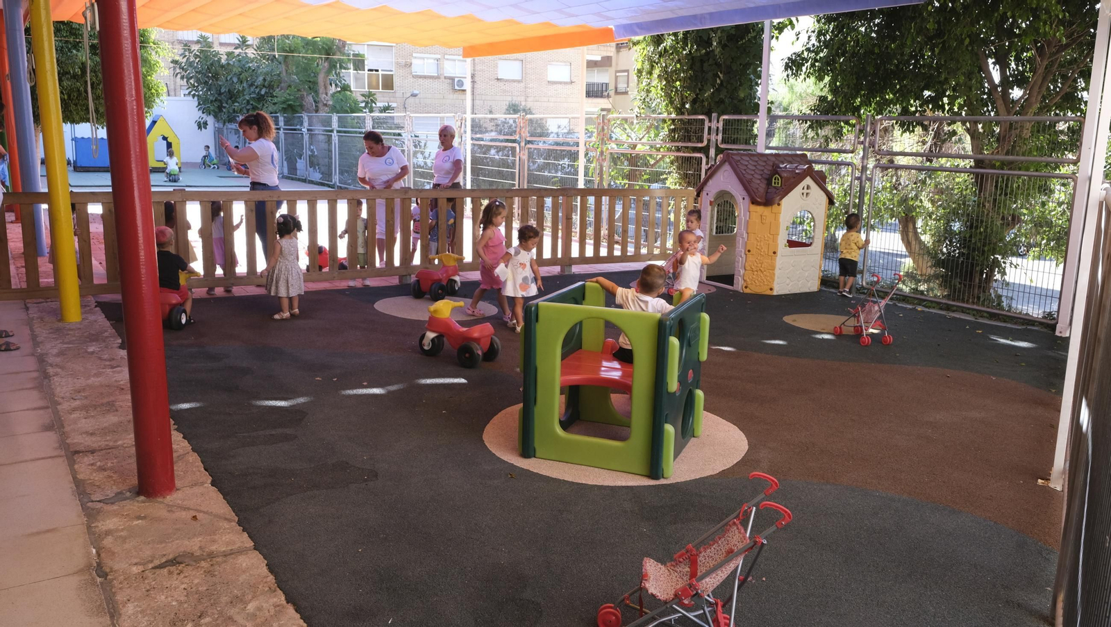 Inauguración del curso escolar infantil en el centro Santo Ángel de la Guarda, en imágenes