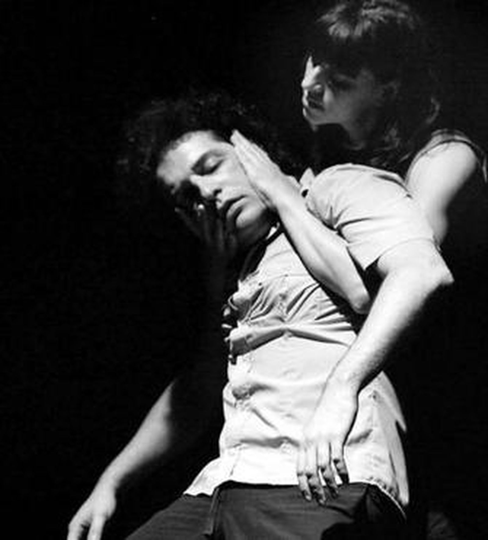 Los intérpretes de Un poco animal, durante la representación.