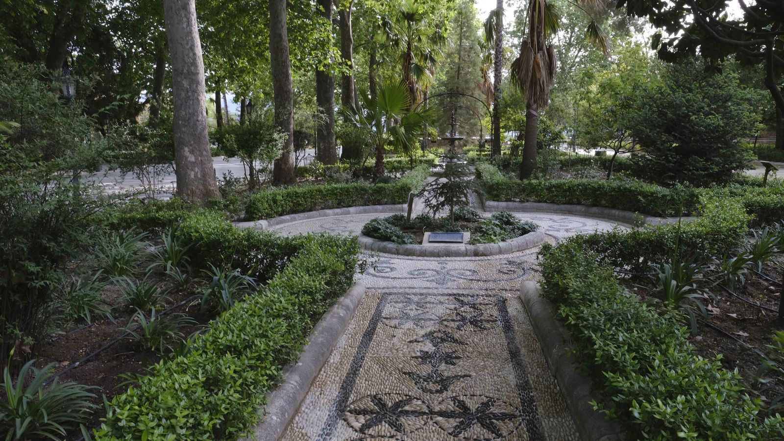 La restauración de los jardines ha sido otra de las intervenciones.