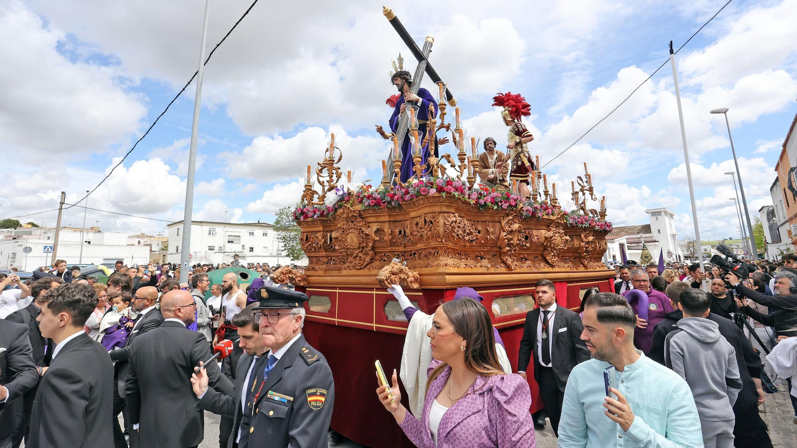 Imágenes de la Hermandad de Salud de San Rafael en el Martes Santo de Jerez 2025