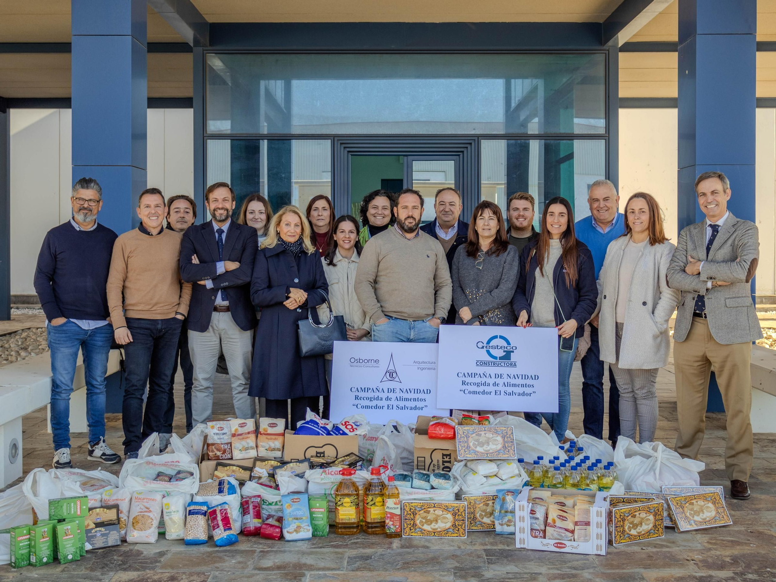 Alimentos entregados al Comedor El Salvador por Constructora Gesteco y el Estudio de Ingeniería y Arquitectura Osborne.