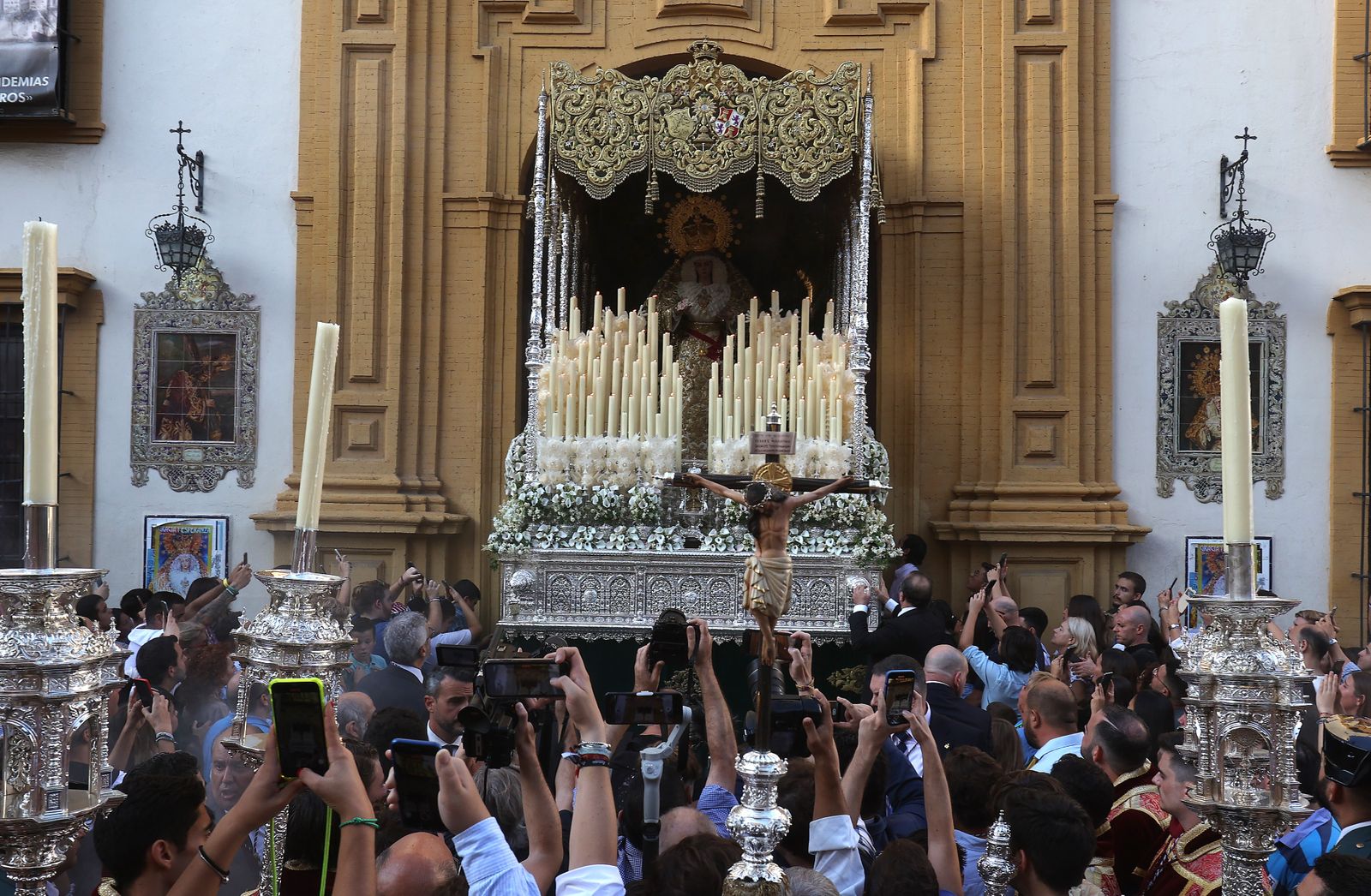 Salida extraordinaria de la Virgen de Gracia y Esperanza