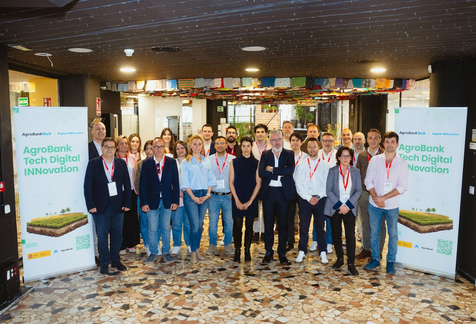 Foto con representantes de las startups ganadoras del ‘AgroBank Tech Digital INNovation’.