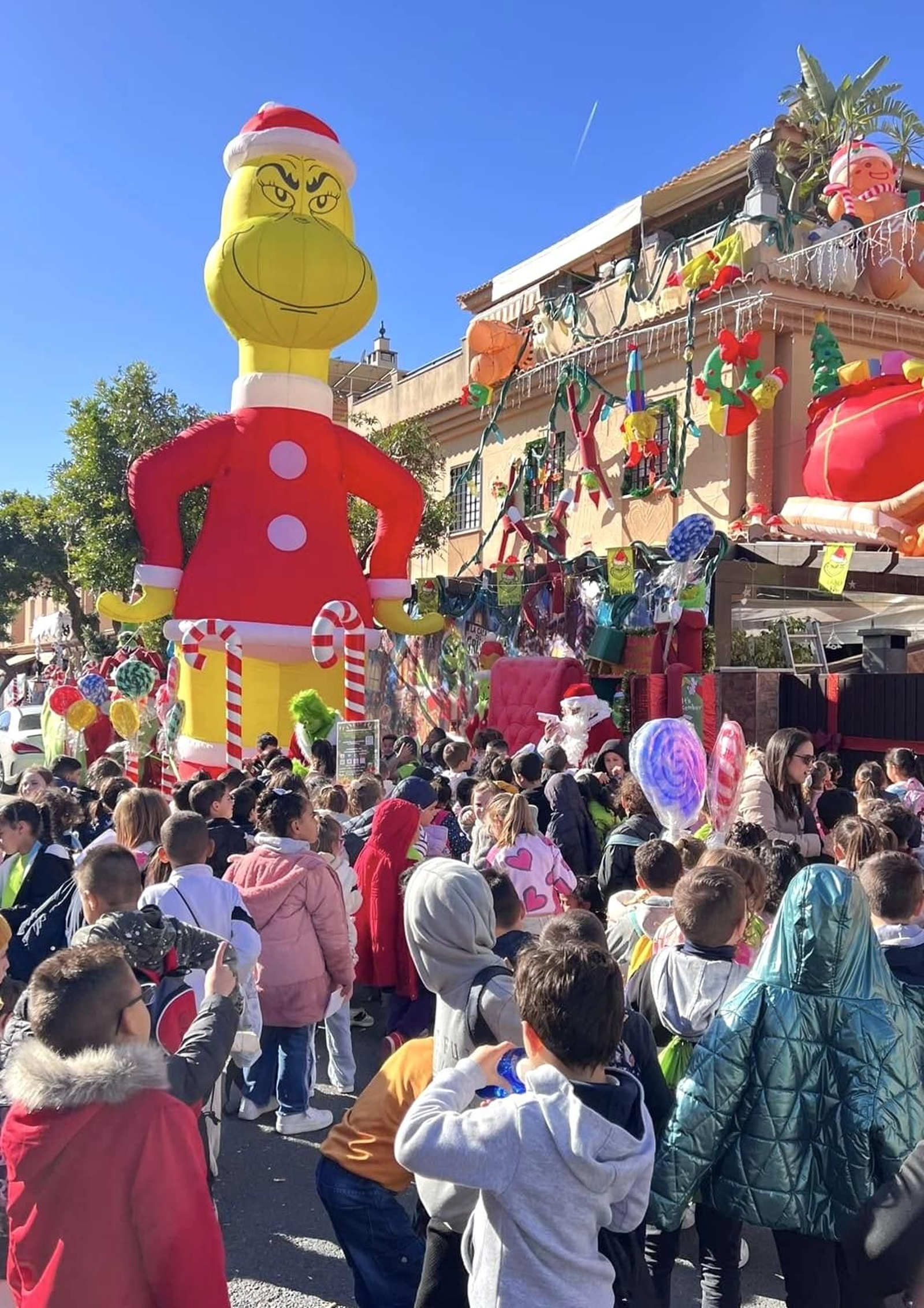 La calle Cumbre de los Milanos, pura magia navideña