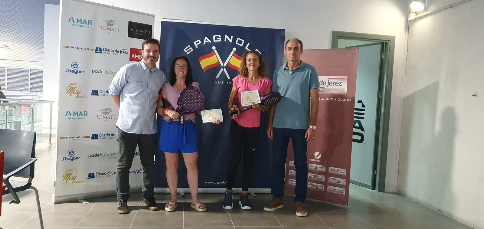 Imágenes de la entrega de trofeos de la IX Diario de Jerez Pádel Cup