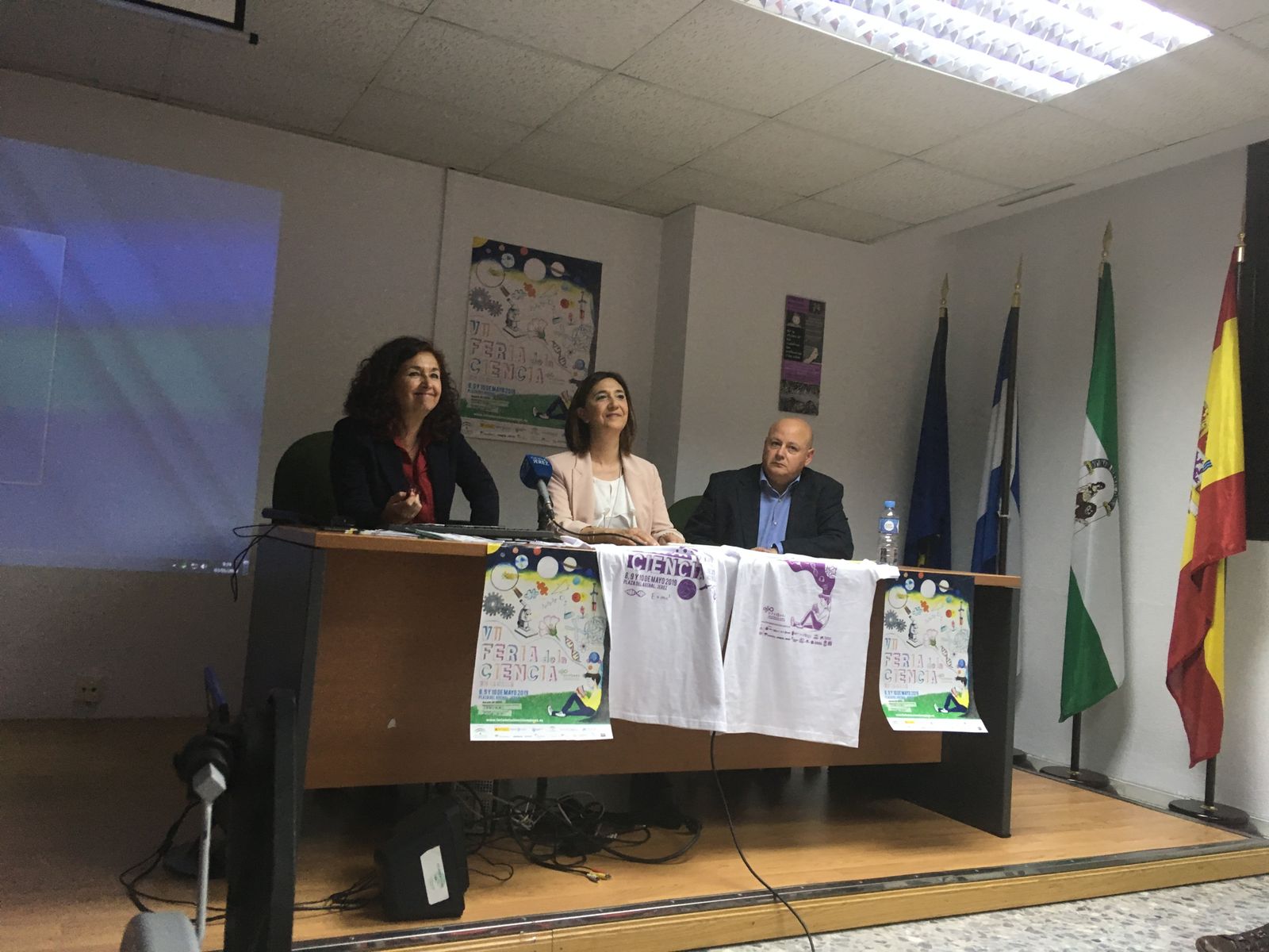 Un momento de la rueda de prensa celebrada ayer.