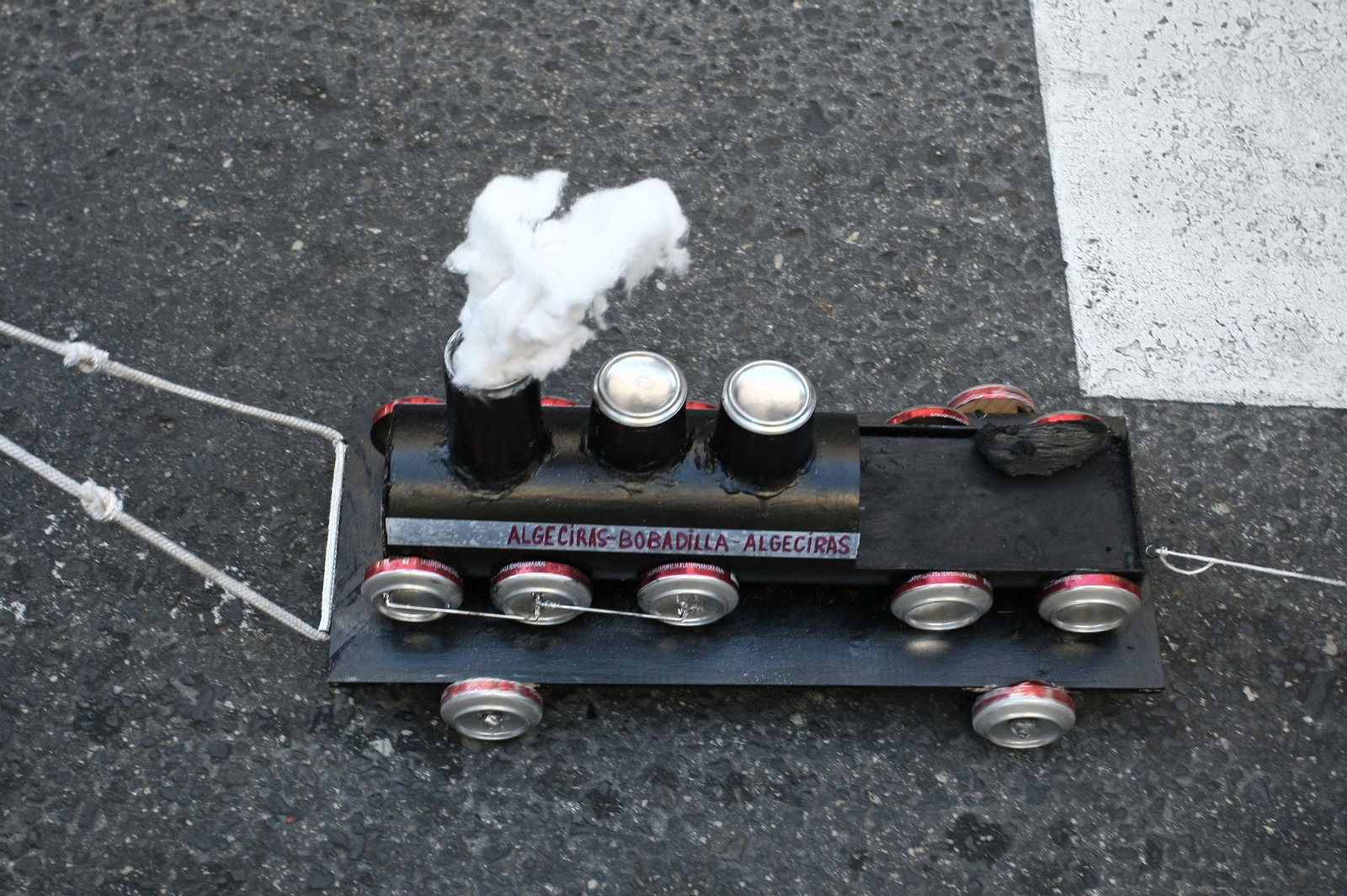 Arrastre de latas en Algeciras