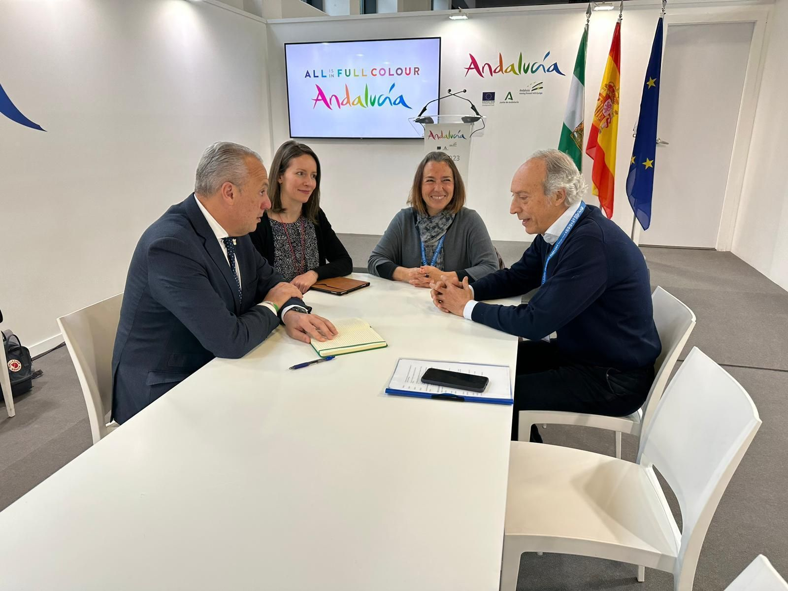 Encuentro de Ruiz Boix con el touroperador alemán en la ITB de Berlín.