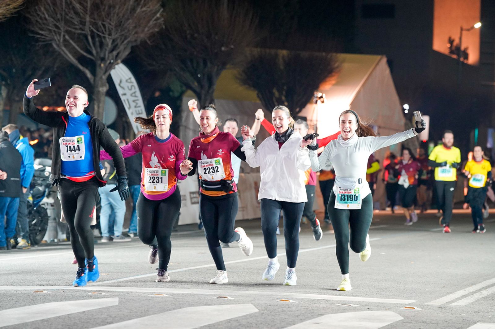 En imágenes: búscate en tu llegada a meta de la Carrera de San Antón 2026 (1)