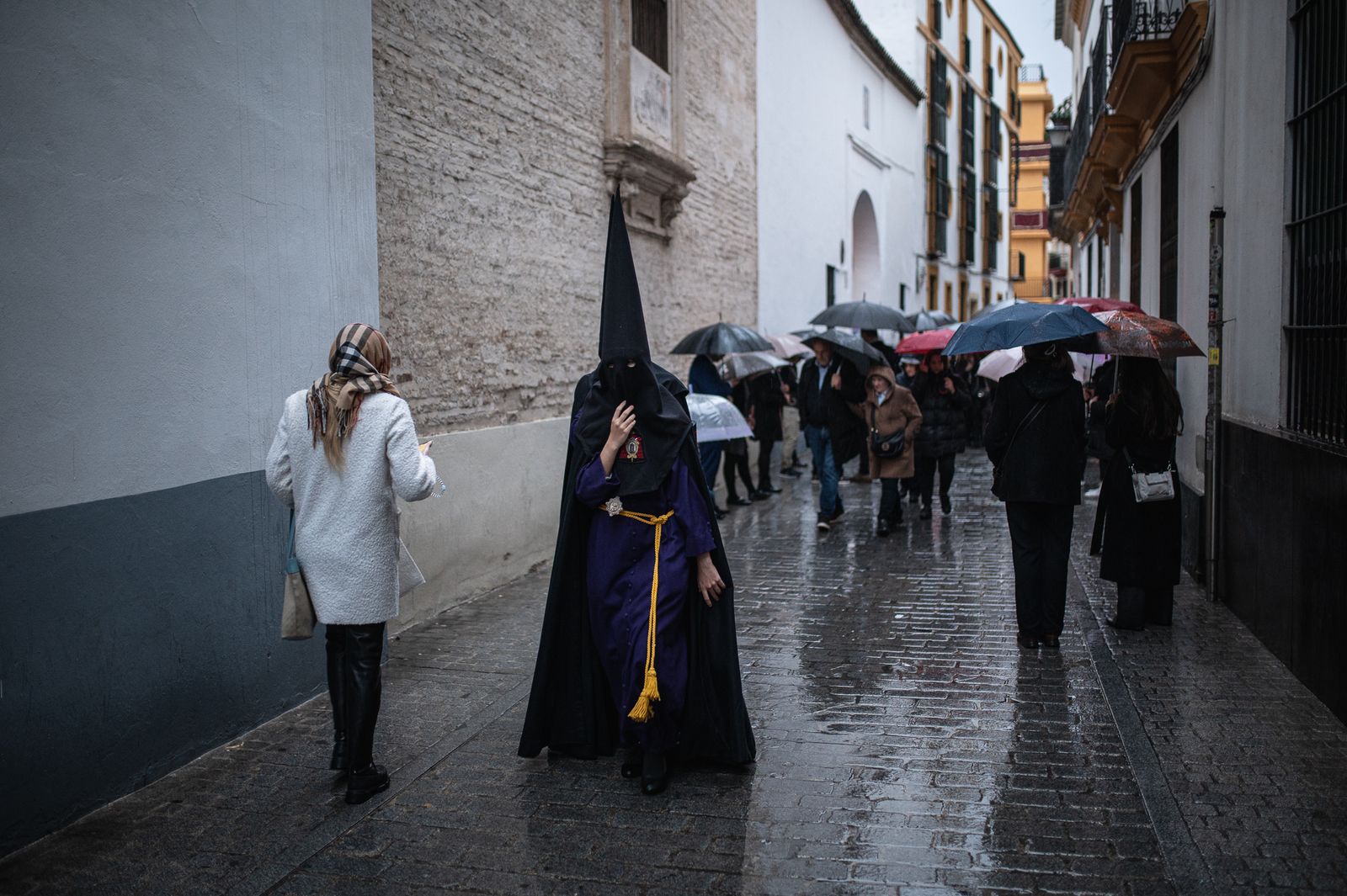 Las imágenes de la Hermandad de la Sagrada Mortaja en la Semana Santa de Sevilla 2024