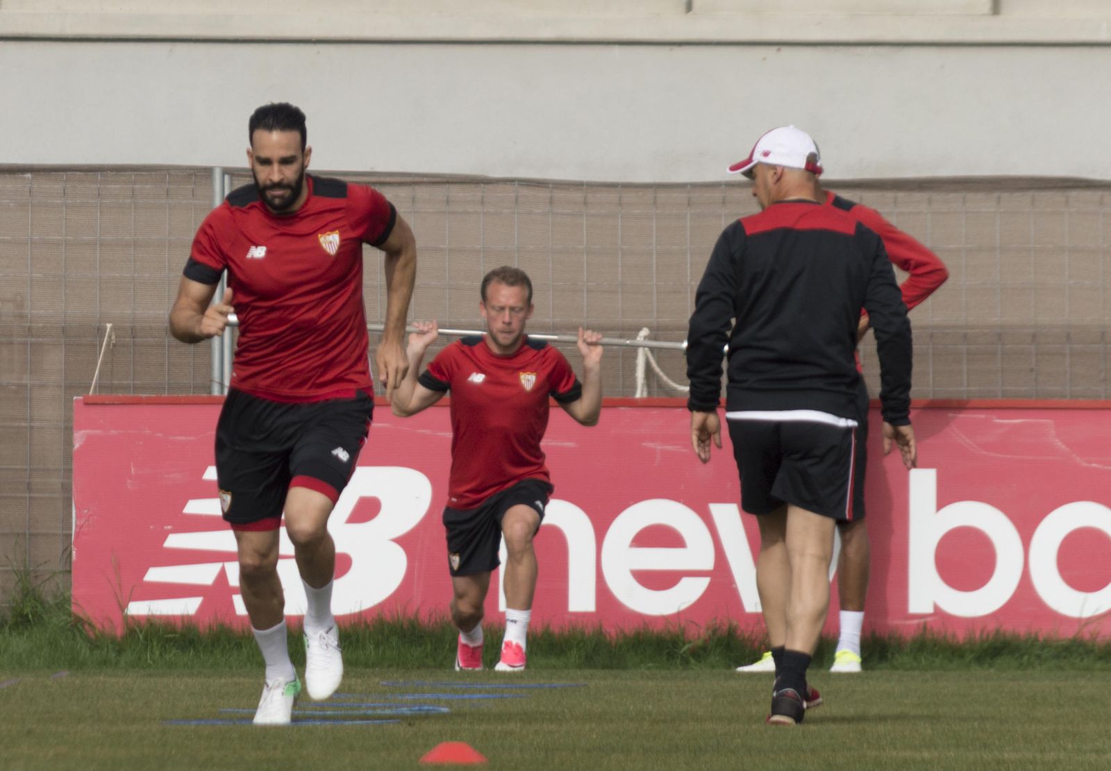 Rami, uno de los que pueden reaparecer ante el Celta, en primer plano.