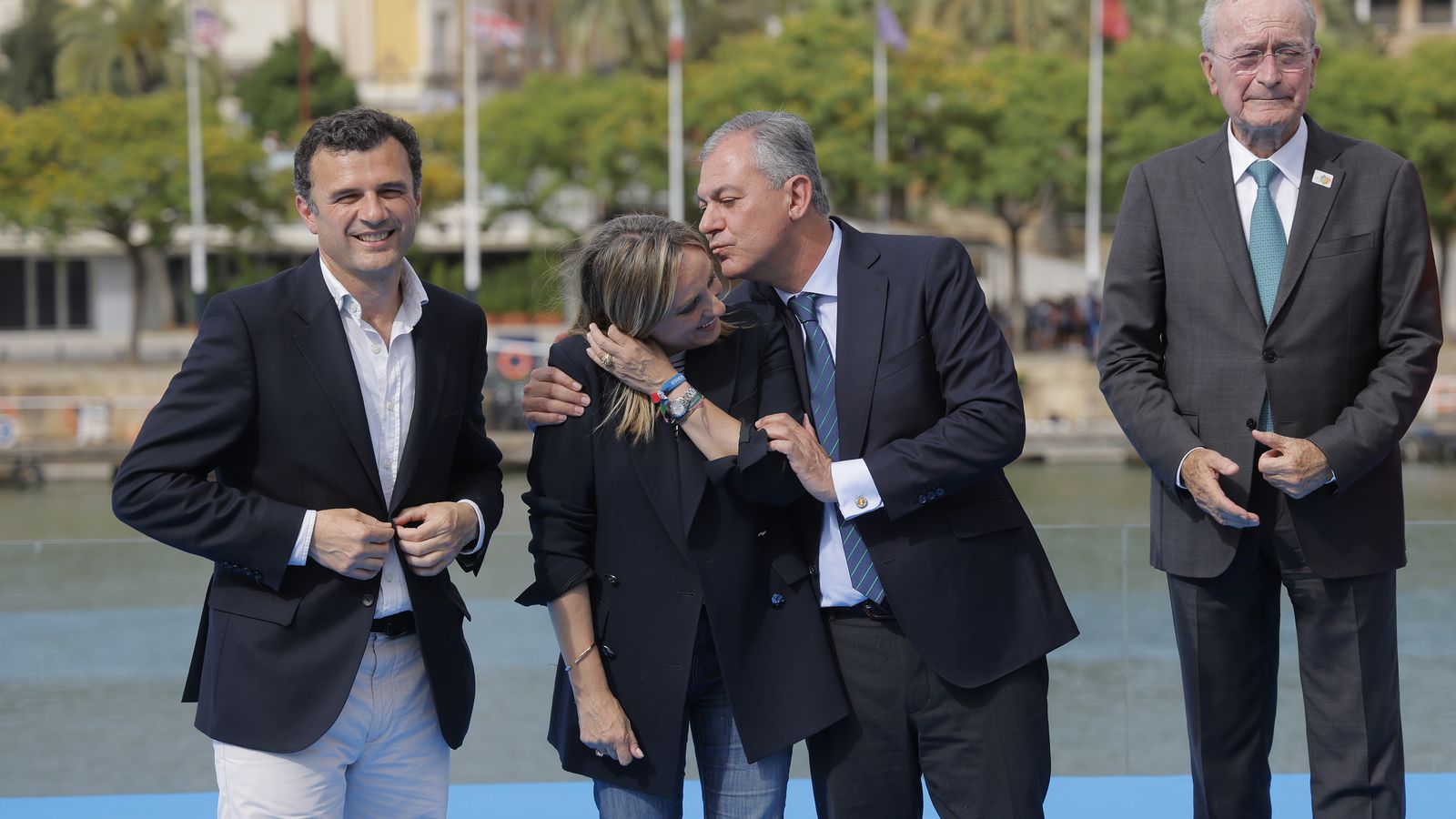 José Luis Sanz bromea con Marifrán Carazo, junto a Bruno García y Francisco de la Torre.