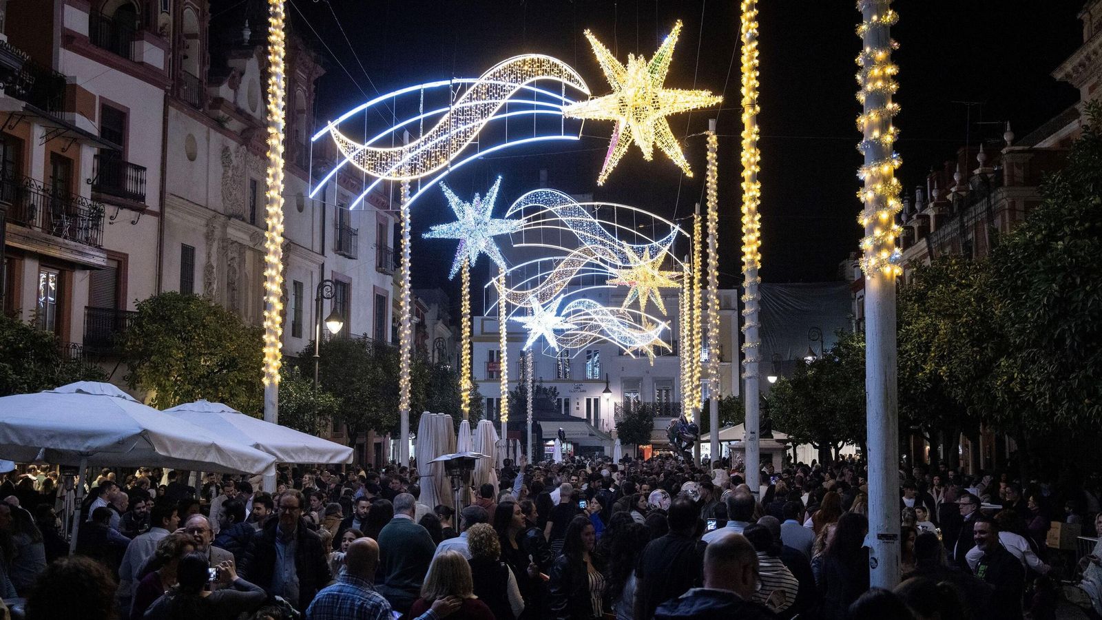 Alumbrado navideño en la Plaza del Salvador