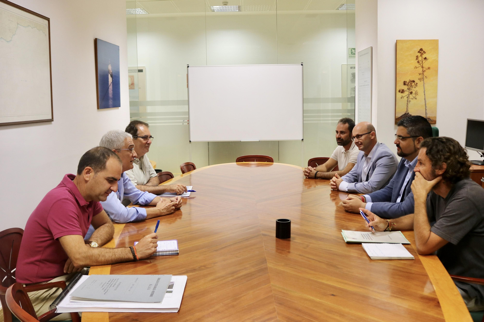 Reunión del alcalde de Mijas con Costas para impulsar la estabilización de sus playas.