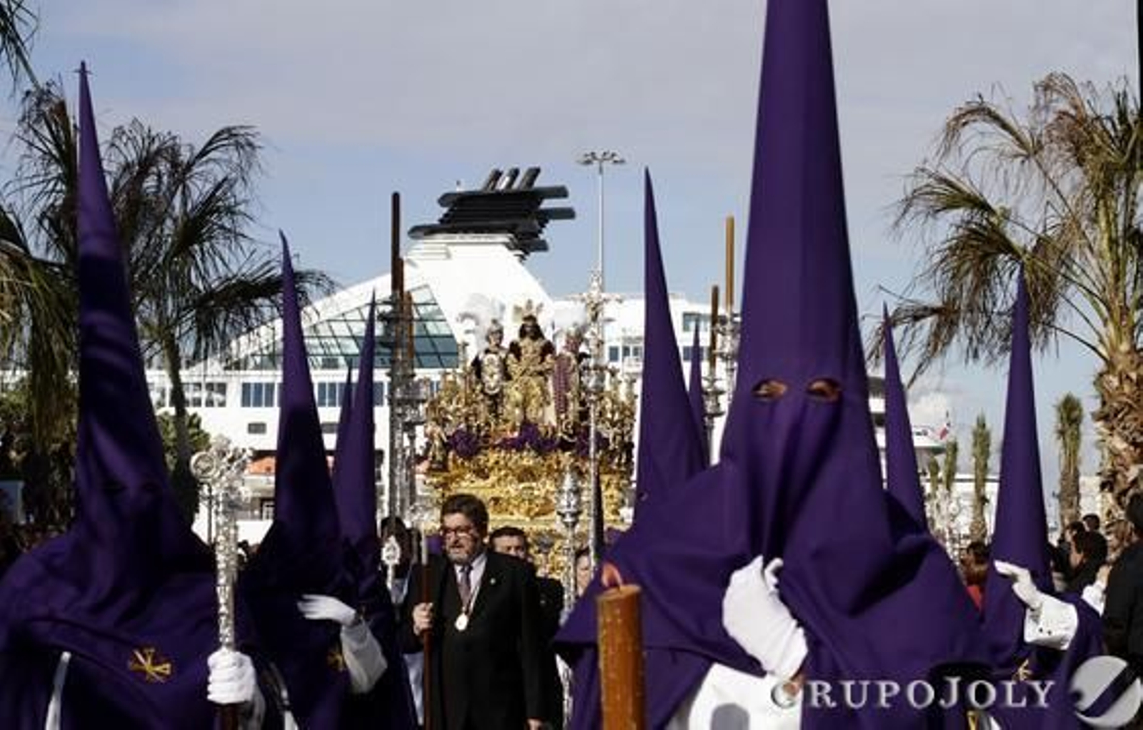 Real, Ilustre y Venerable Cofradía de Penitencia de Nuestro Padre Jesús de la Salud, María Santísima de la Esperanza y Nuestra Señora del Amor Hermoso.

Foto: Lourdes de Vicente
