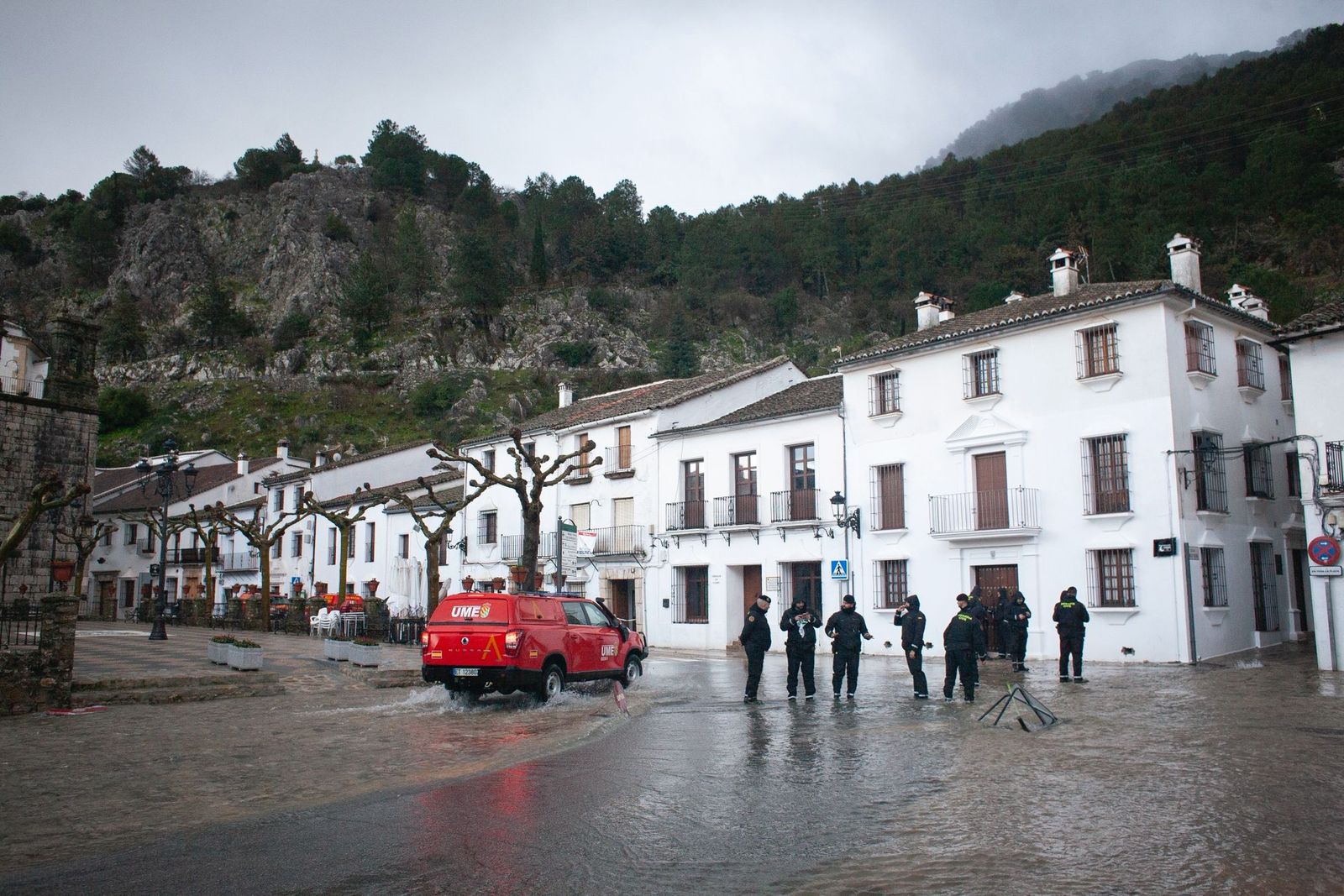 Las imágenes de Grazalema el día del desalojo