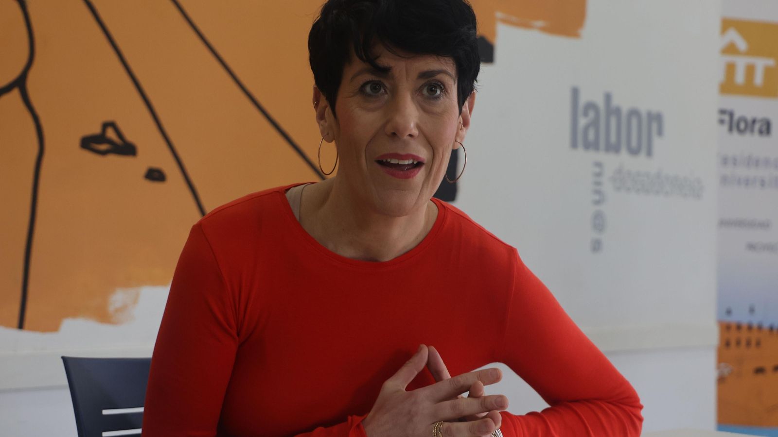 La ministra Elma Saiz, durante la entrevista.