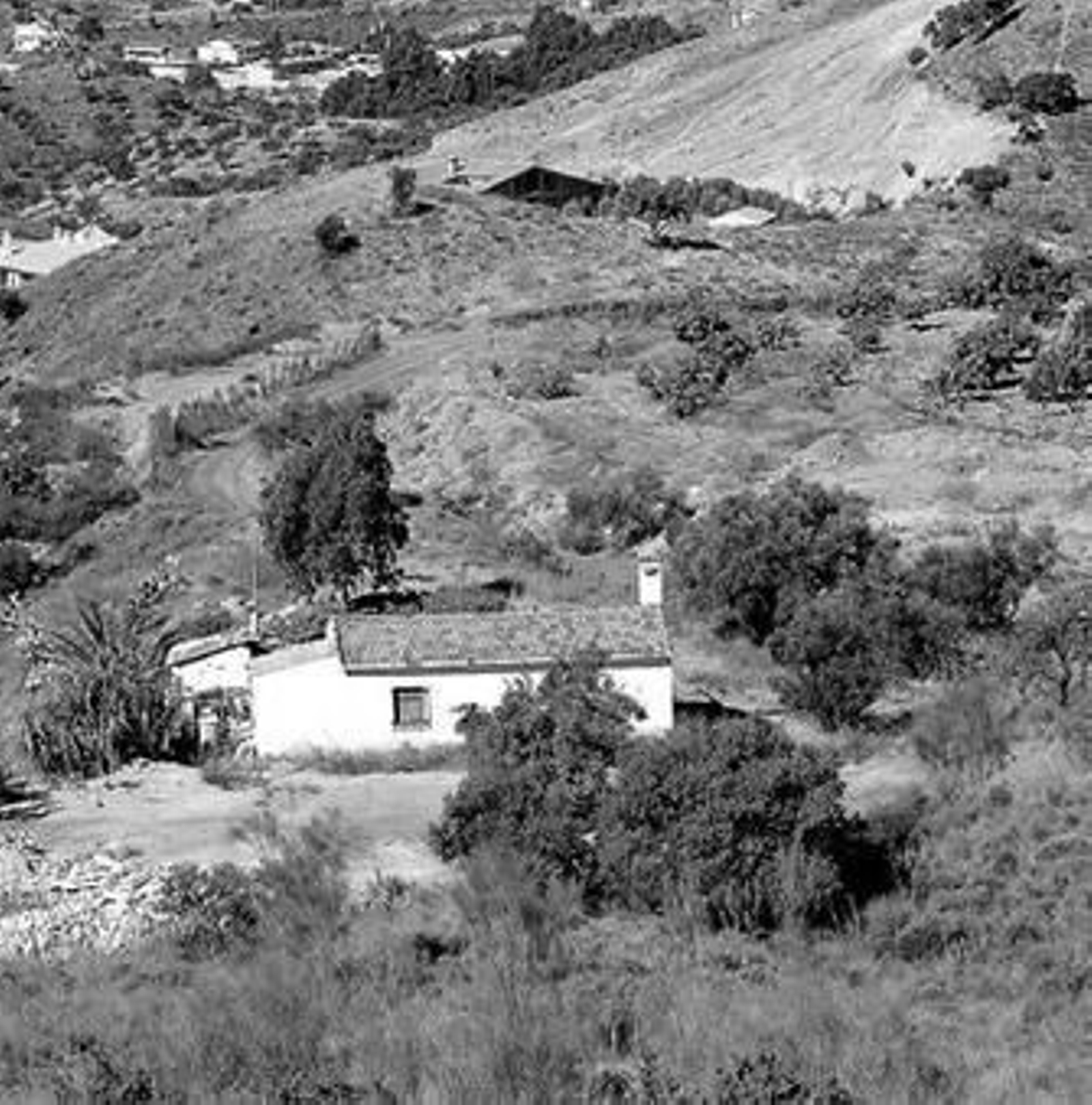 Casa construida en el campo.