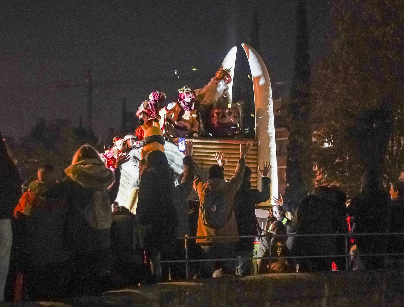La cabalgata de los Reyes Magos de Granada, en imágenes