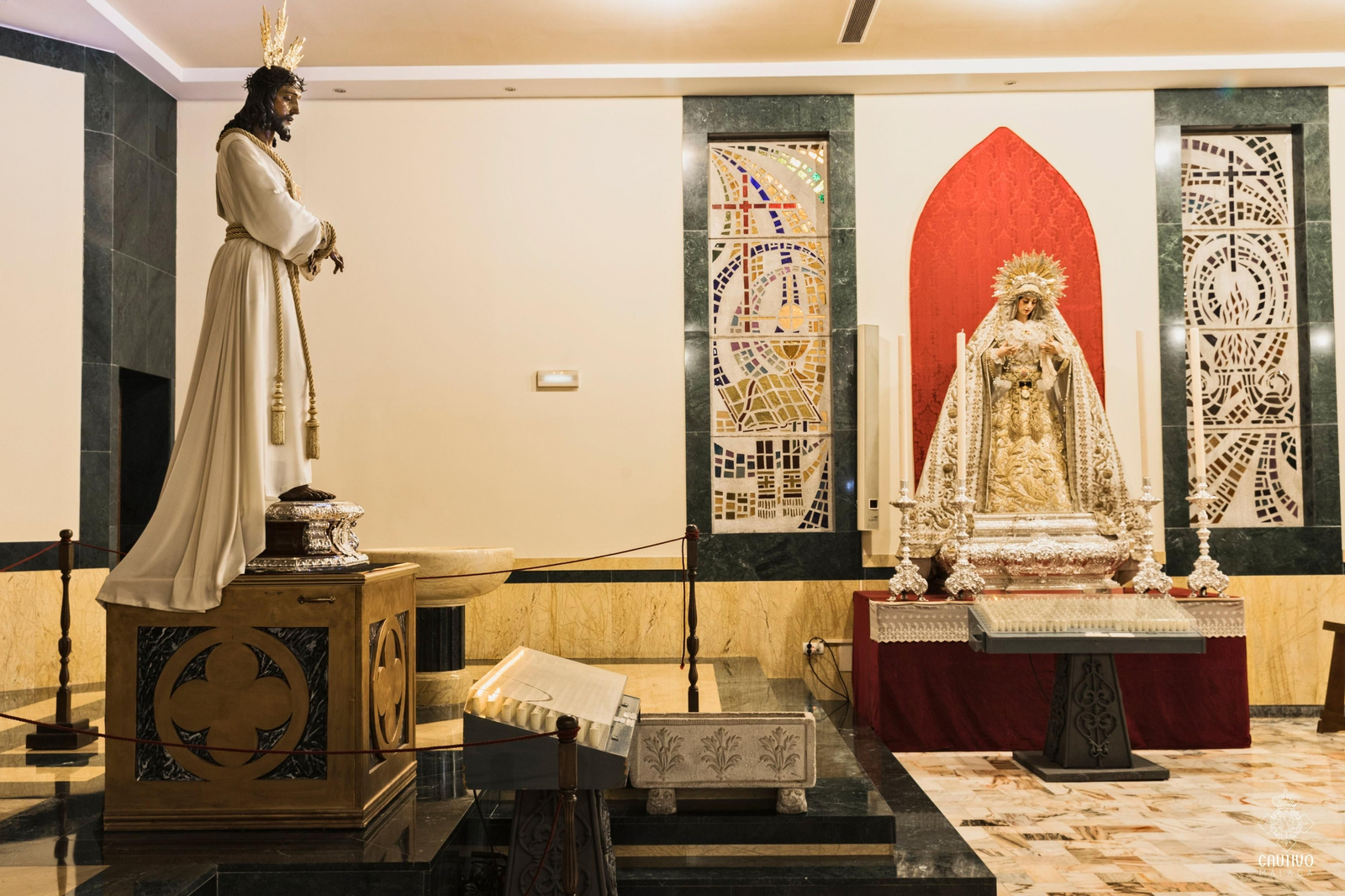Jesús Cautivo y la Virgen de la Trinidad en la parroquia de la Amargura de Málaga.
