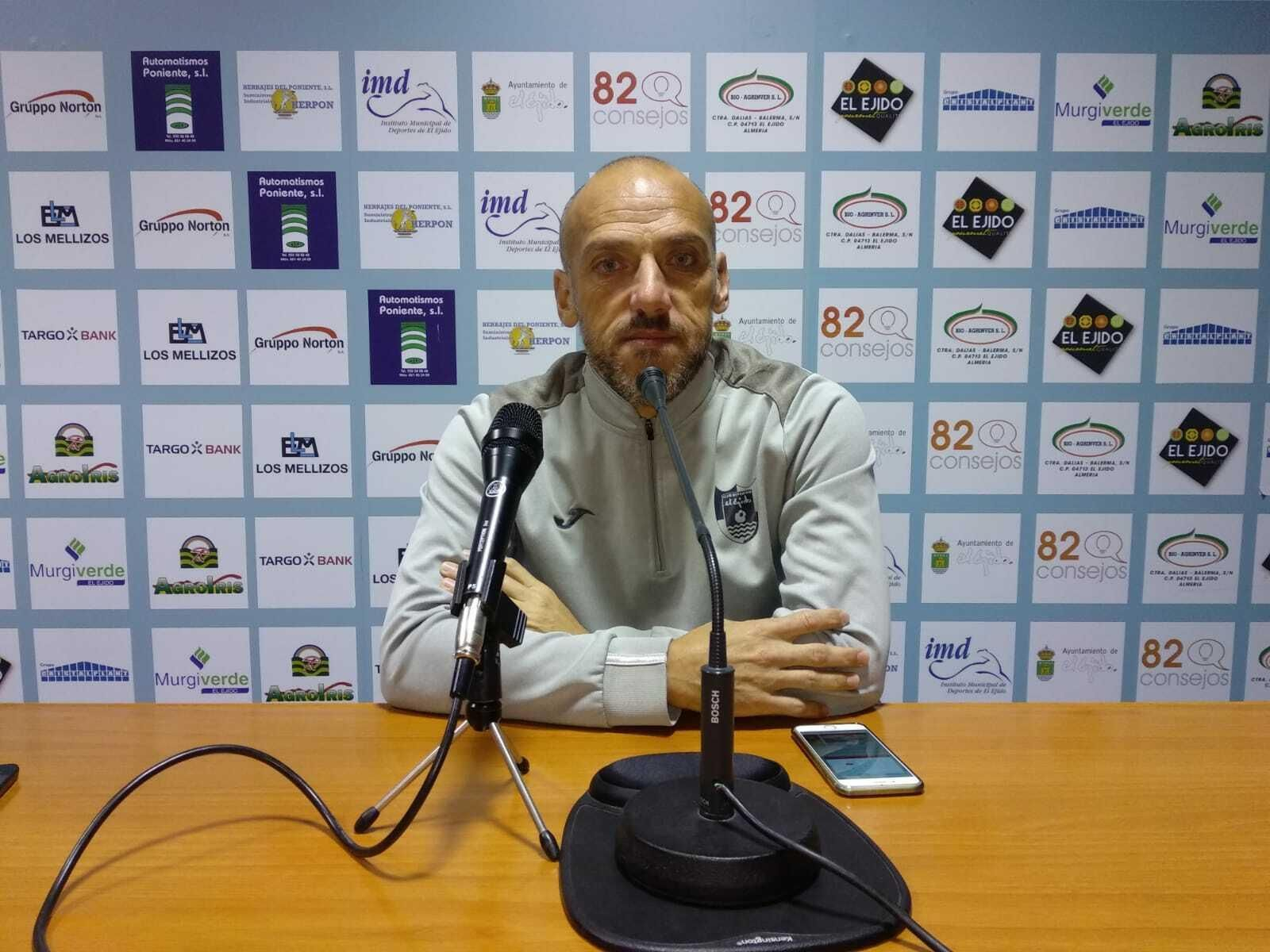 David Cabello durante su comparecencia de prensa.