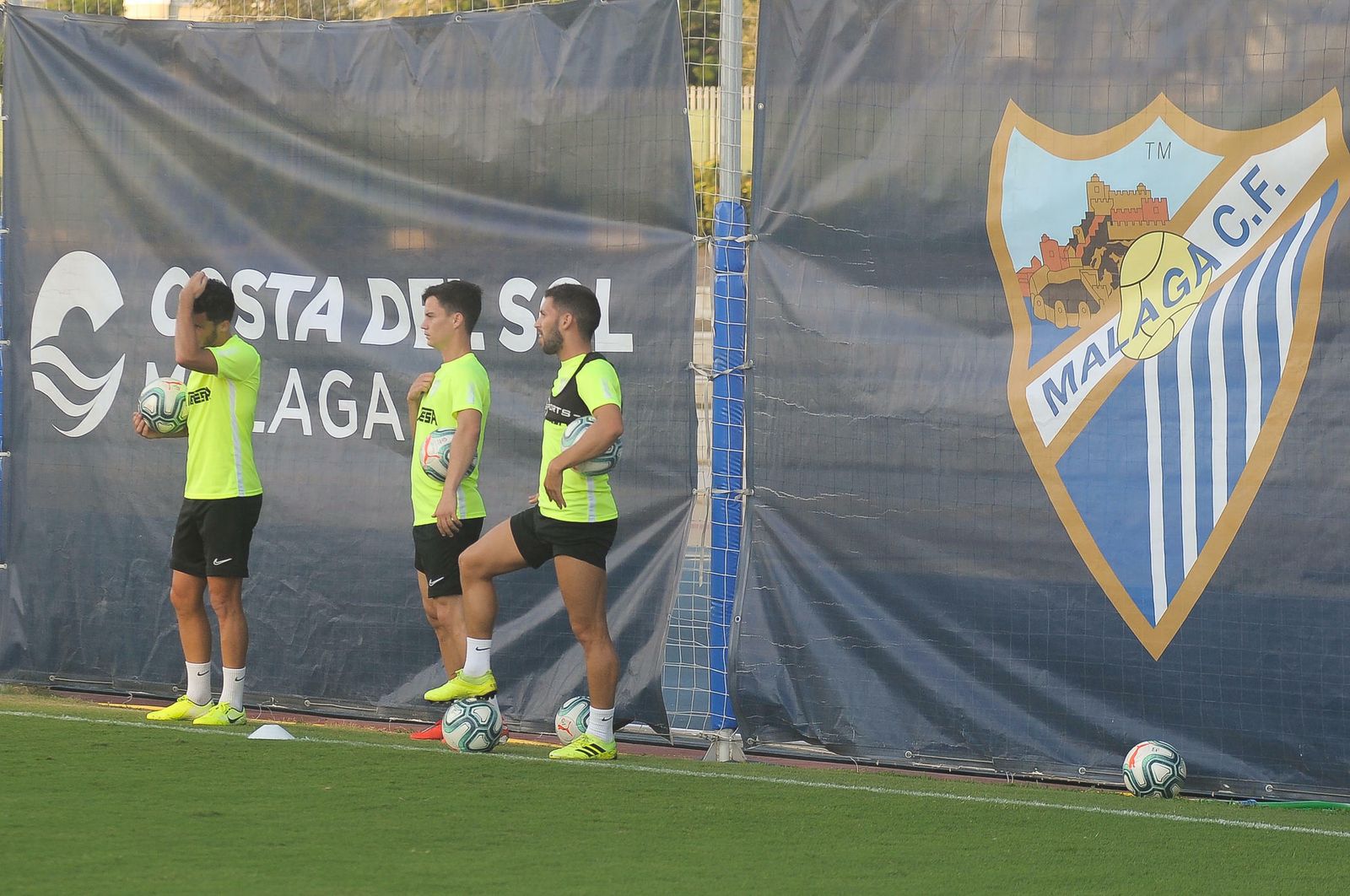 Las fotos del entrenamiento del Málaga CF tras la tormenta