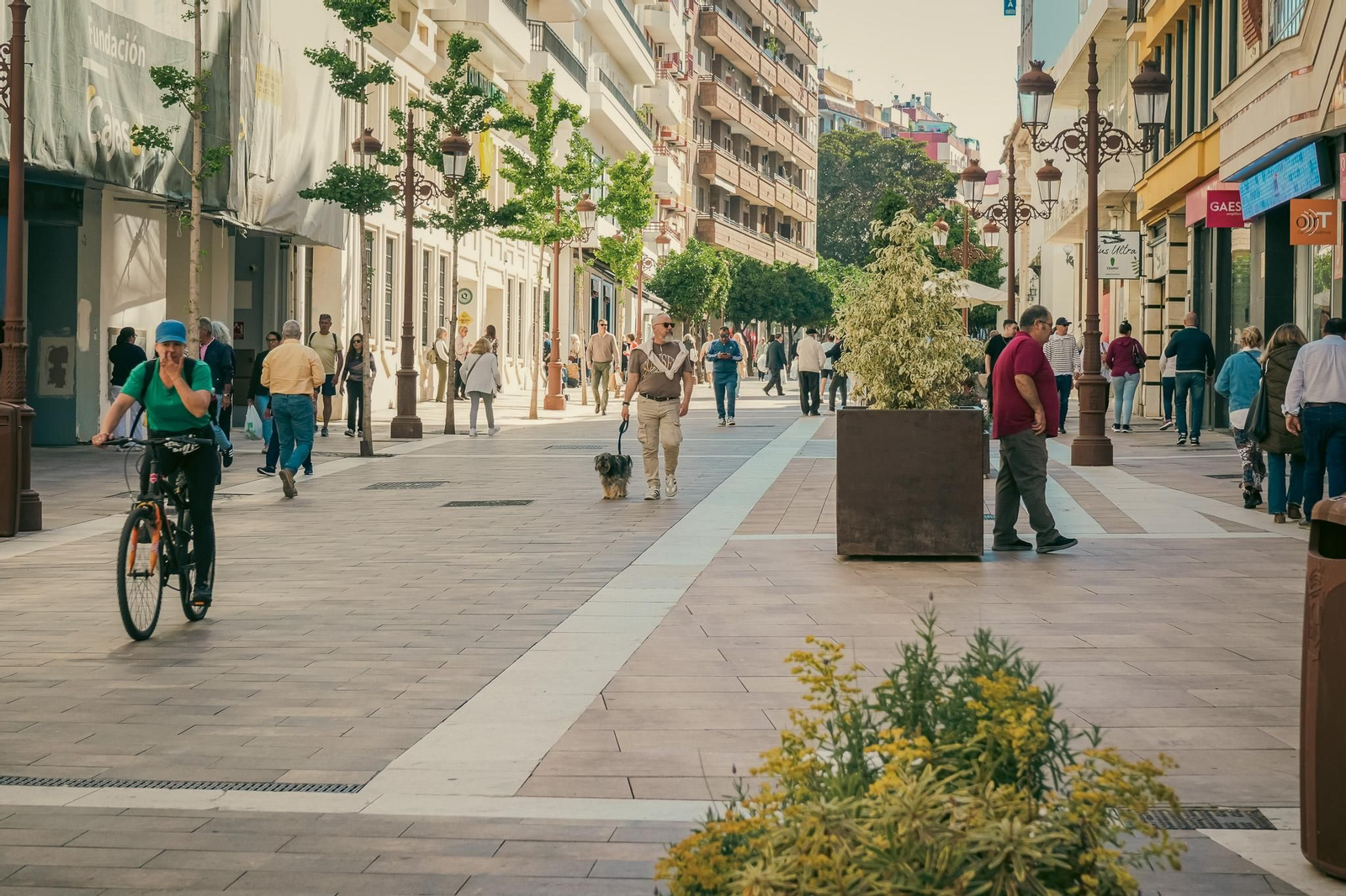 Así se vivió el apagón en las calles de Huelva, en imágenes