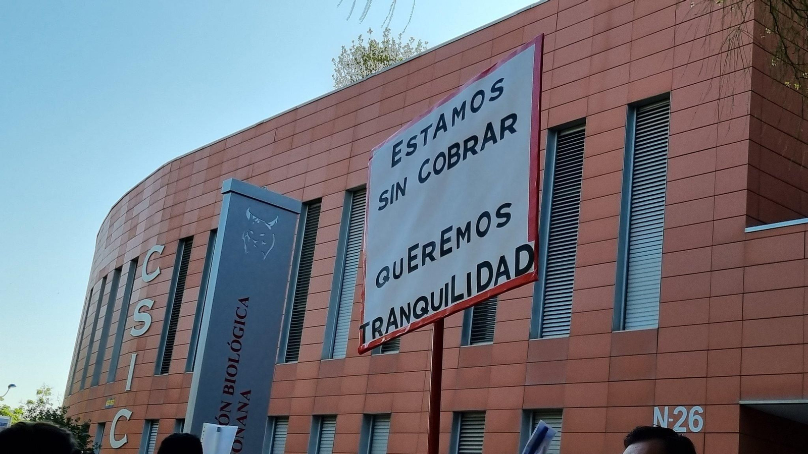 Protesta de los empleados de Top Limpi en la Estación Biológica de Doñana de Sevilla