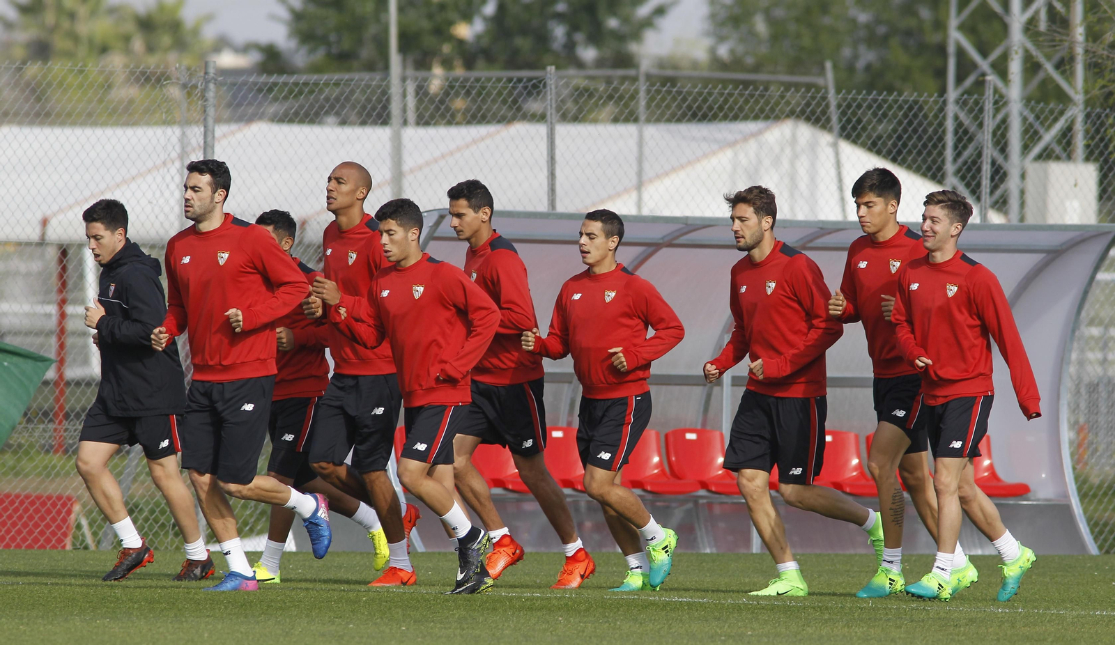 Iborra, que lleva siete goles, y Ben Yedder, máximo artillero con diez, engloban un grupo con Ganso.