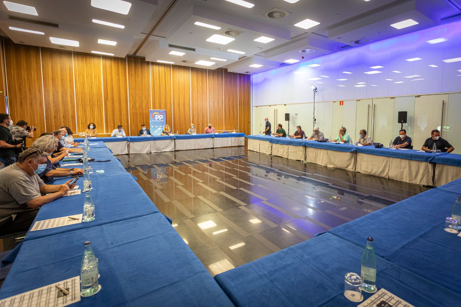 Reunión del PP de Cádiz con los comités de empresa de Navantia.