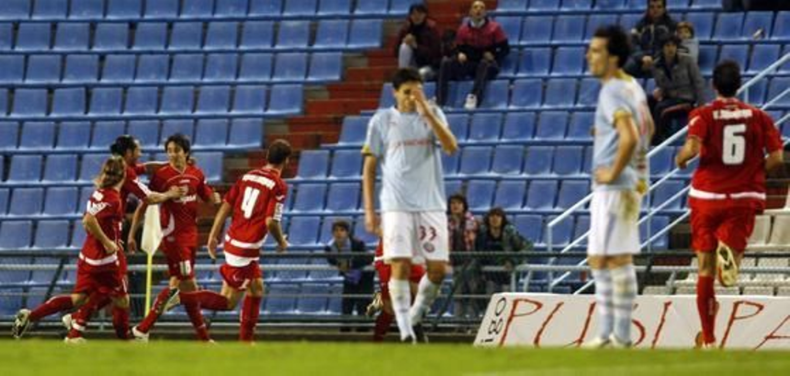 El equipo azulino, que jugó hasta el final con el marcador en contra, consiguió salvar un punto en el último minuto con un gol de Mario Bermejo


Foto: LOF