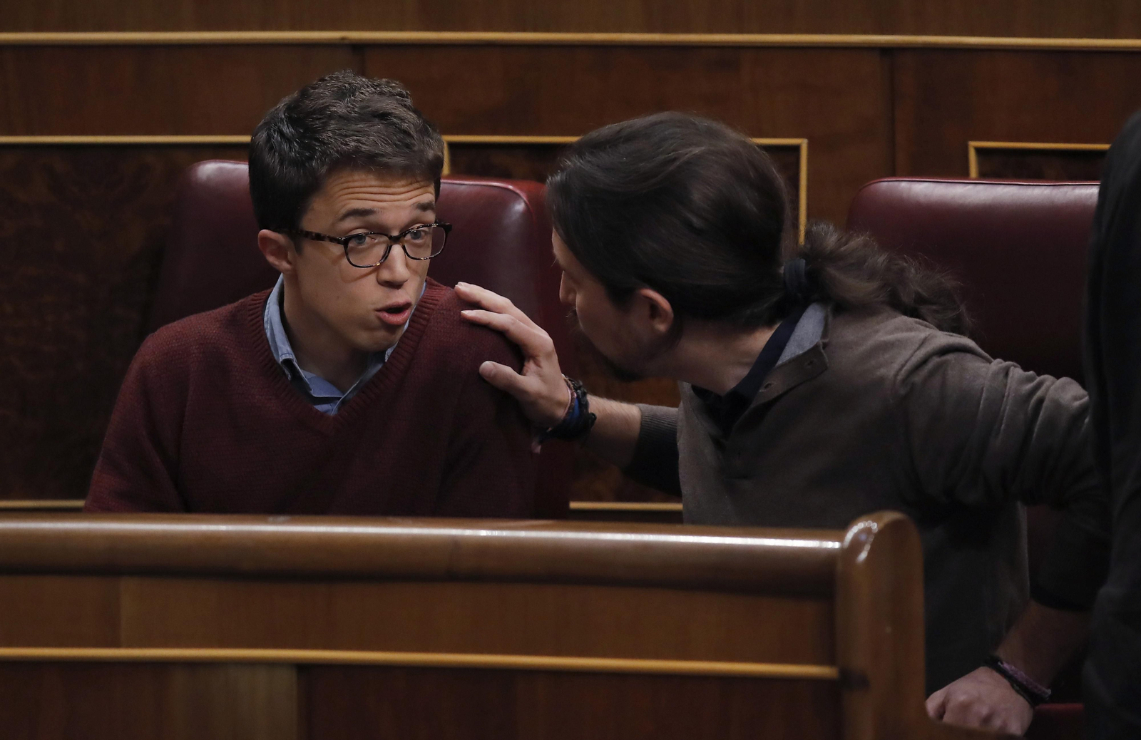 Errejón e Iglesias discuten en el Congreso.