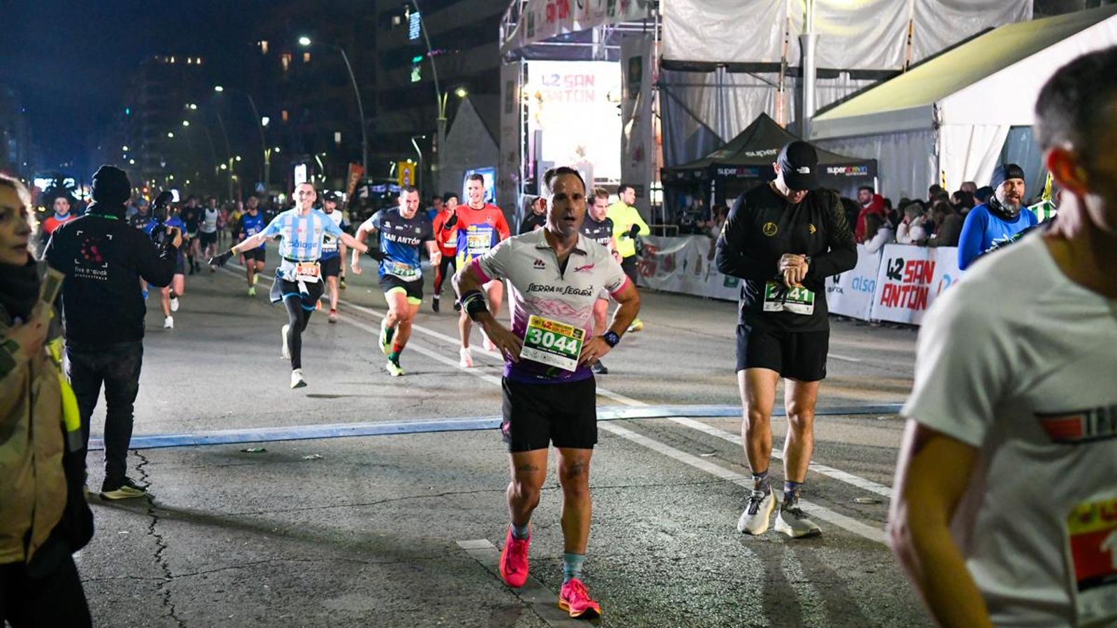 En imágenes: búscate en tu llegada a meta de la Carrera de San Antón 2025 (3)
