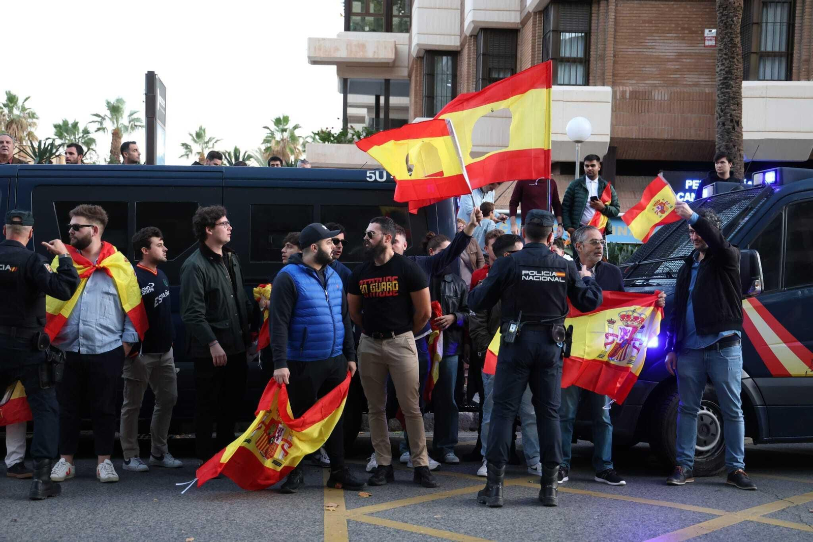 Las fotos de la protesta en Málaga contra Pedro Sánchez y la amnistía Las fotos de la protesta en Málaga contra Pedro Sánchez y la amnistía