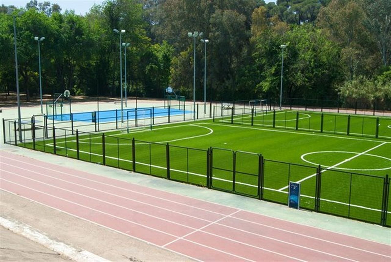 Parte de las instalaciones del polideportivo San Juan, que son al aire libre, en una imagen de archivo.