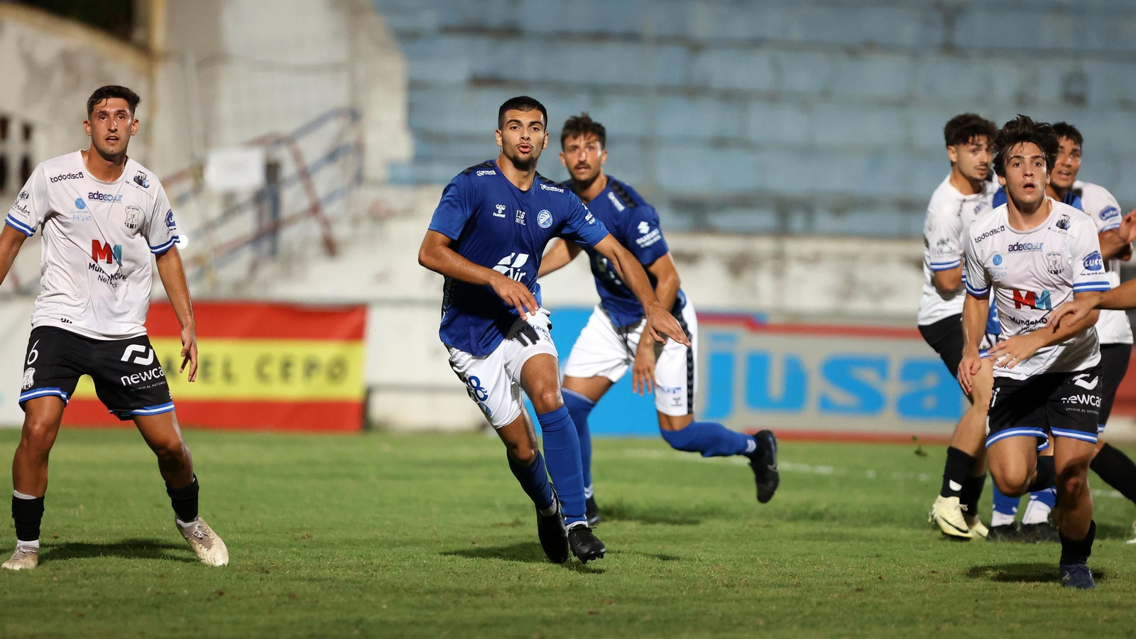 Imágenes del Trofeo de la Copa y la Venencia entre el Jerez Industrial y el Xerez DFC