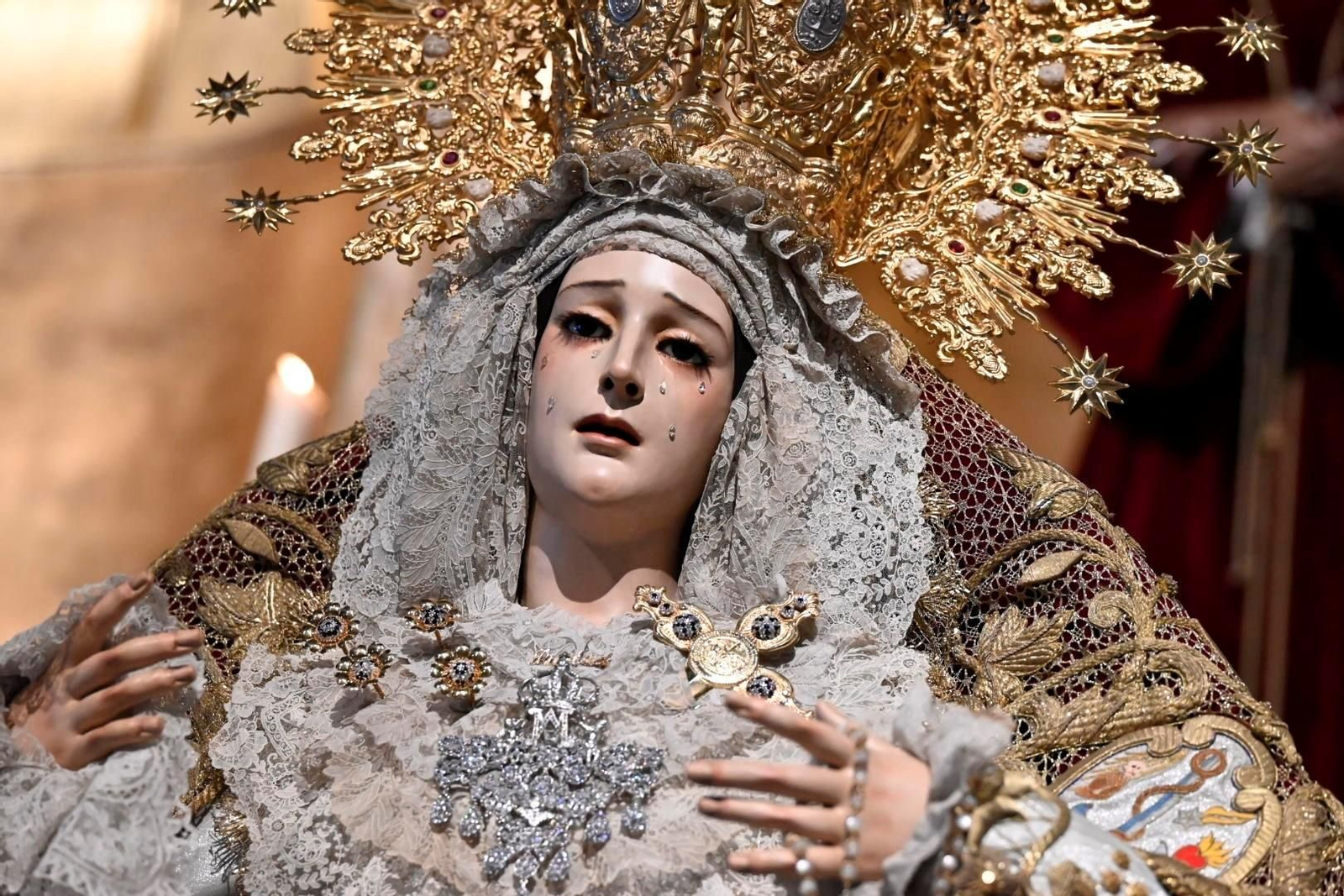 Las mejores fotos de la veneración de la Virgen de la Piedad de Córdoba tras su restauración Las mejores fotos de la veneración de la Virgen de la Piedad de Córdoba tras su restauración