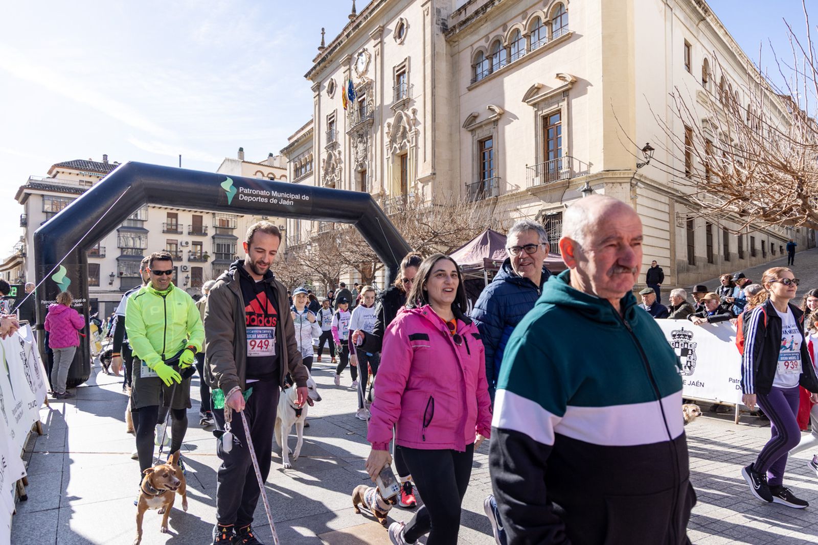 En imágenes: deporte y solidaridad se dan la mano en la VI Carrera-Caminata de la Hermandad de la Buena Muerte (1)