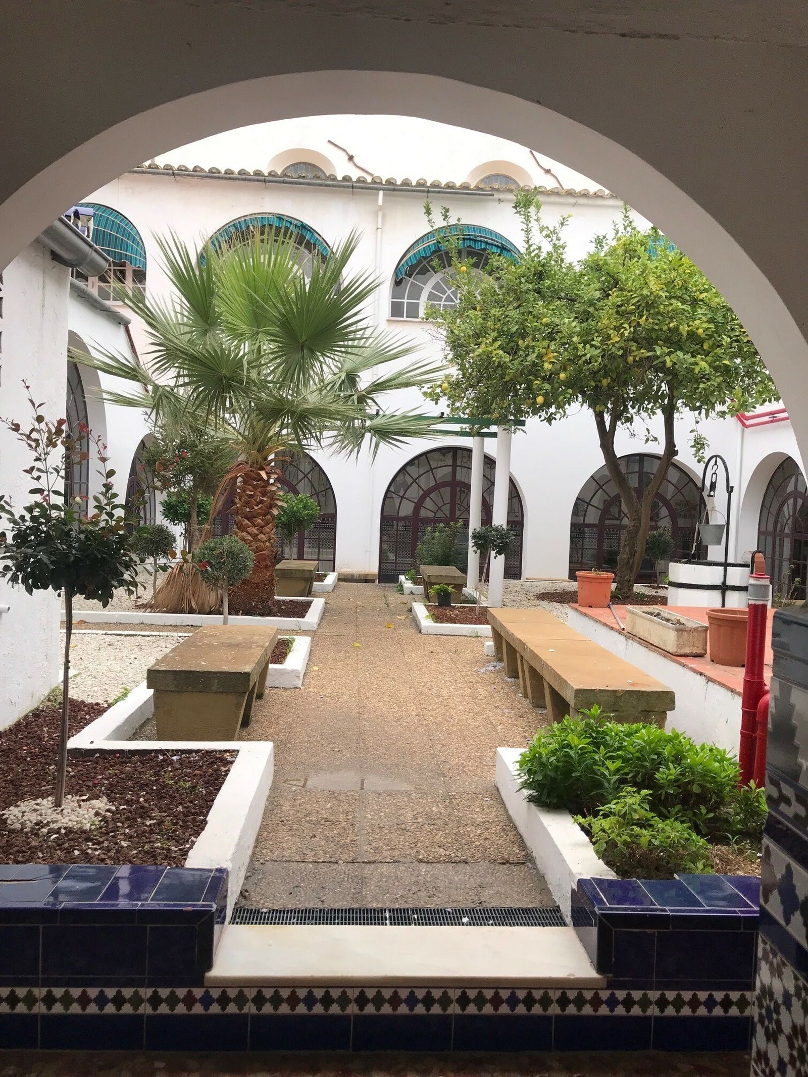 Detalle del patio interior de la residencia.