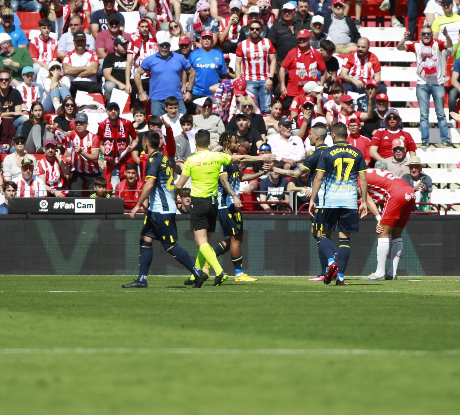 Imágenes del partido de la Liga Santander U.D. Almería-Cádiz C.F.