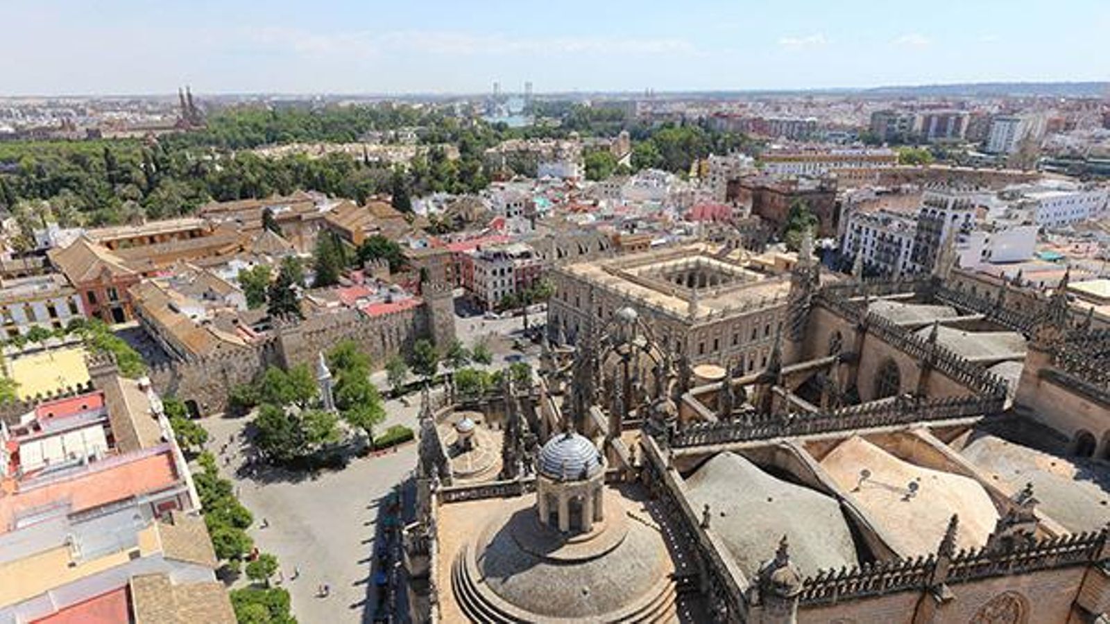 Comprar las entradas para la Catedral de Sevilla online evita las colas.