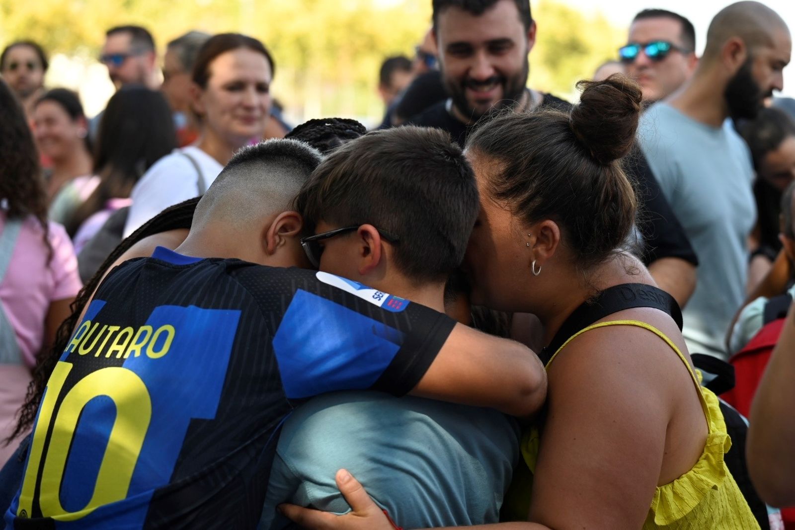 La emotiva despedida de los niños saharauis de Córdoba, en imágenes