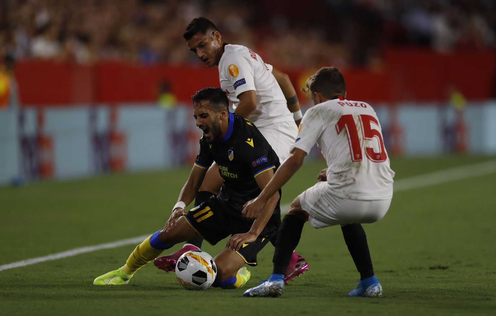 Las fotos del Sevilla-Apoel
