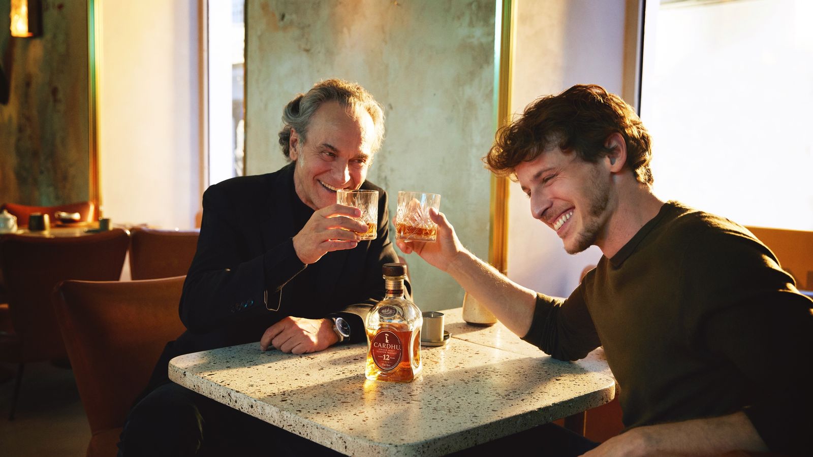José Coronado y Nicolás se lo pasaron en grande en la grabación de esta campaña de una conocida marca de whisky.