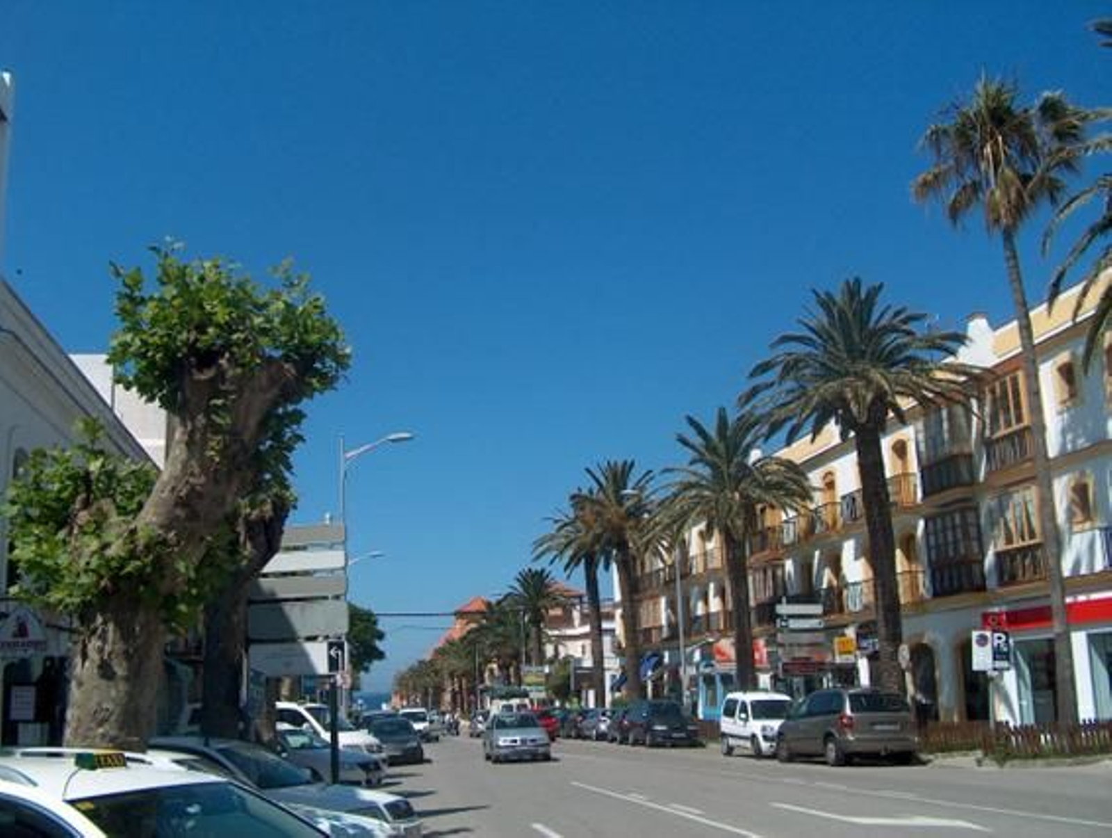 Edificios modernos de la Avenida de Andalucía.